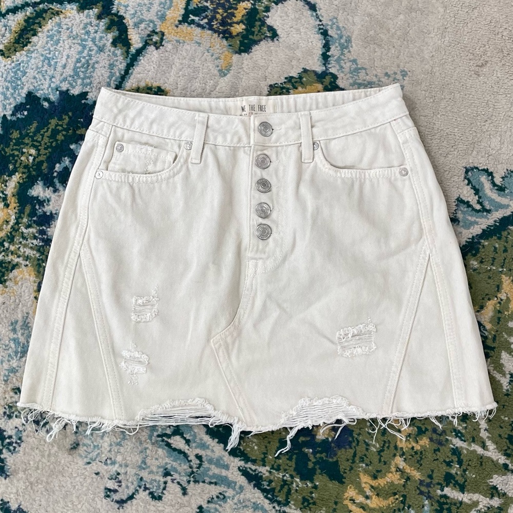 WE THE FREE Free People size 27 denim mini skirt cream off white distressed